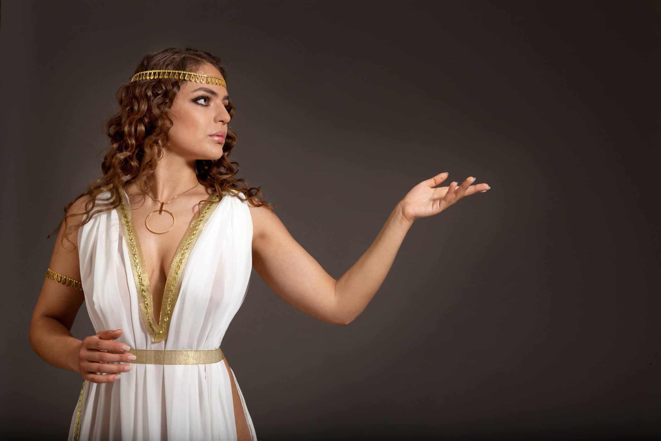 The Top 10 Popular Costume During Ancient Times